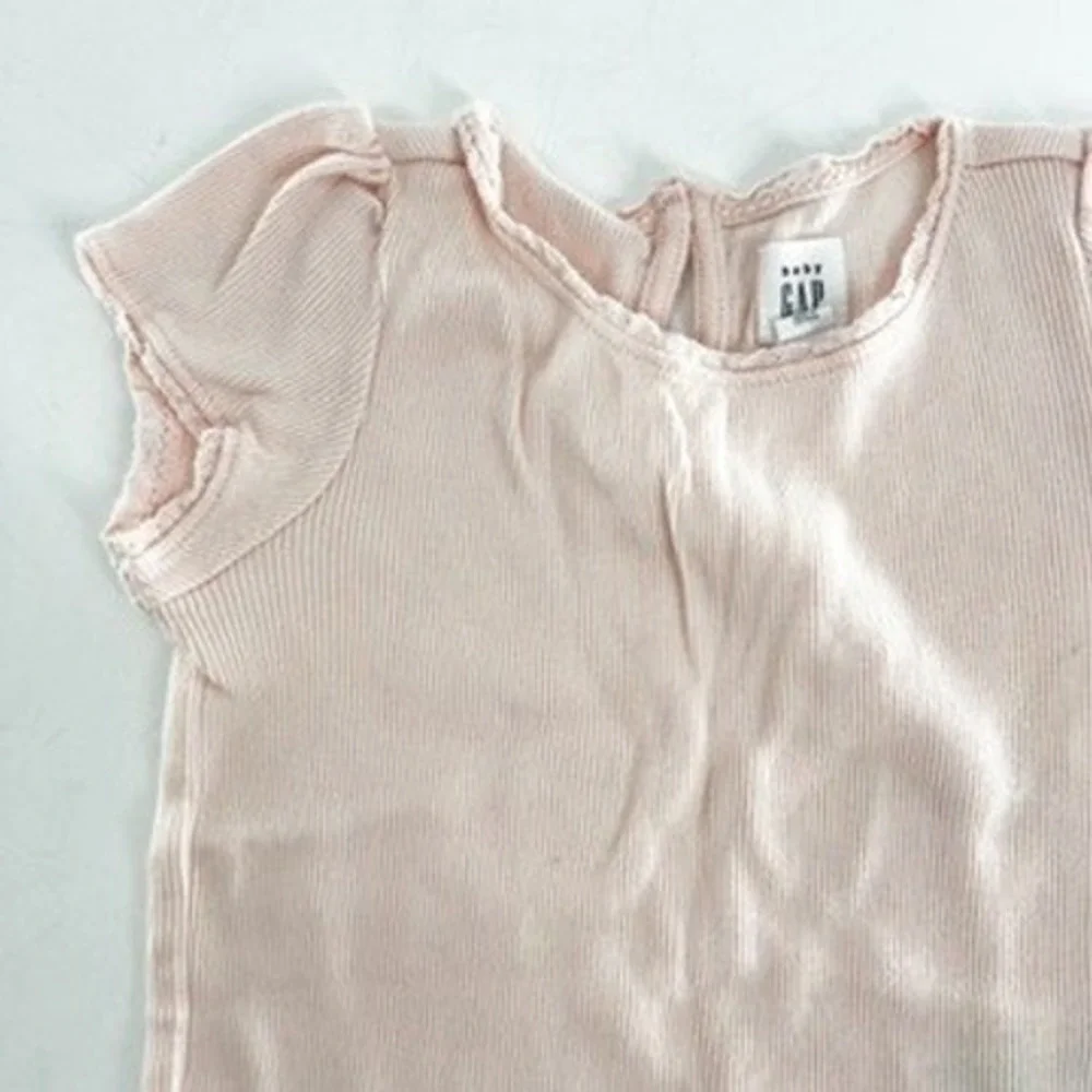 Baby Girl Gap Pink Ribbed Flutter Sleeve‎ Snap Bottom Bodysuit 18-24 Months